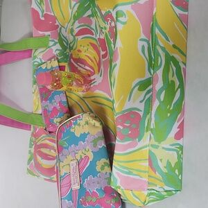 Lilly Pulitzer × Estee Lauder Travel Tote W Makeup Bag Coin Purse 3oz Bottle
